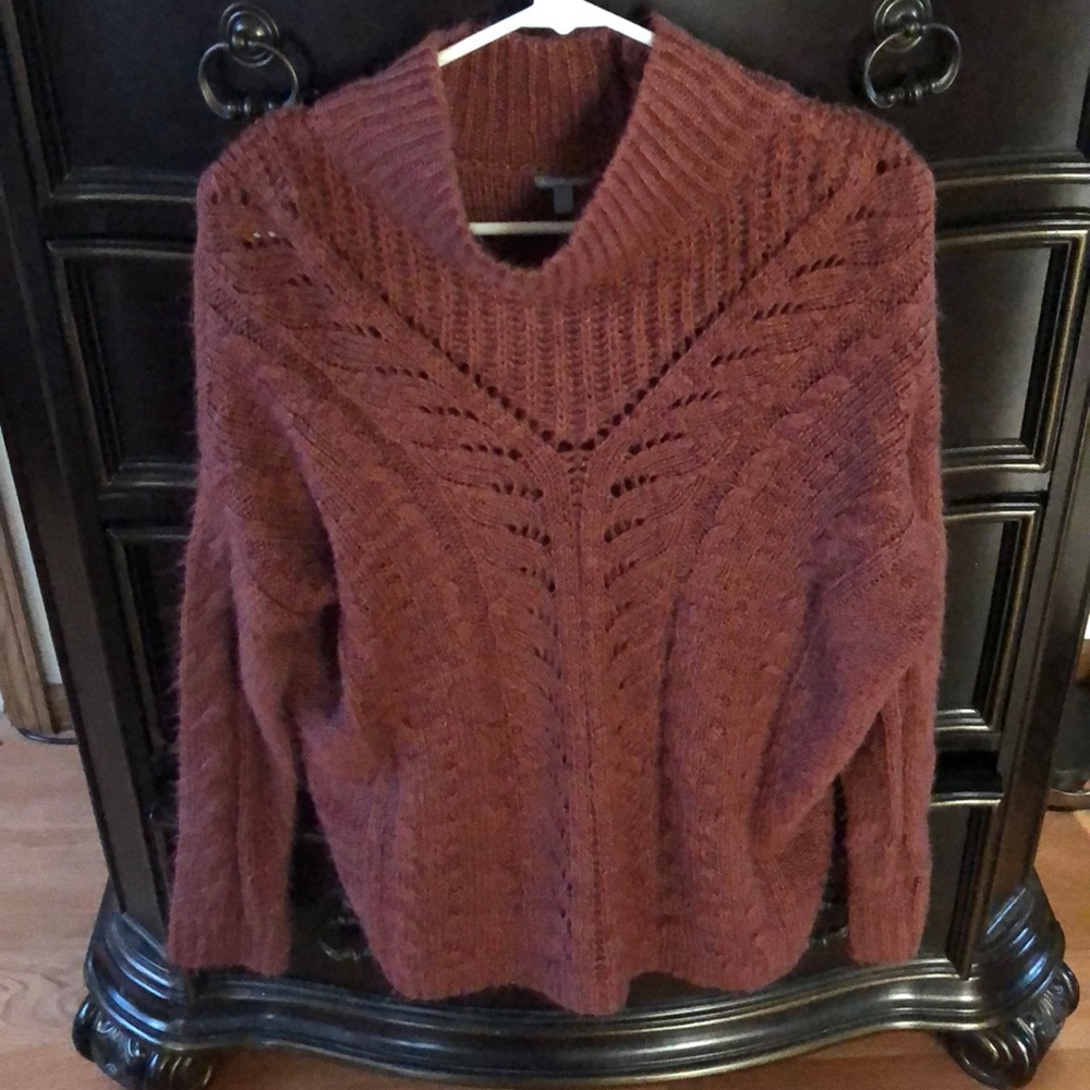 🌸 5/25 Charlotte Russe Maroon knit sweater